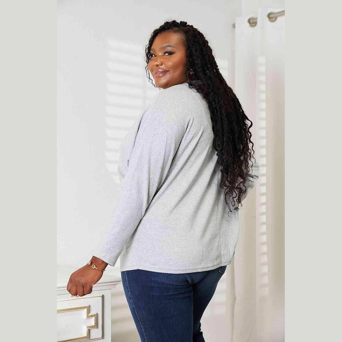 Trendsi Women's Round Neck Long Sleeve Top in Gray with Relaxed Fit and Long Sleeves