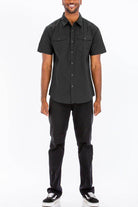 Men's stylish vacation shirts in black, featuring short sleeves and button-up front for casual summer wear
