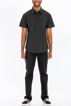 Men's stylish vacation shirts in black, featuring short sleeves and button-up front for casual summer wear