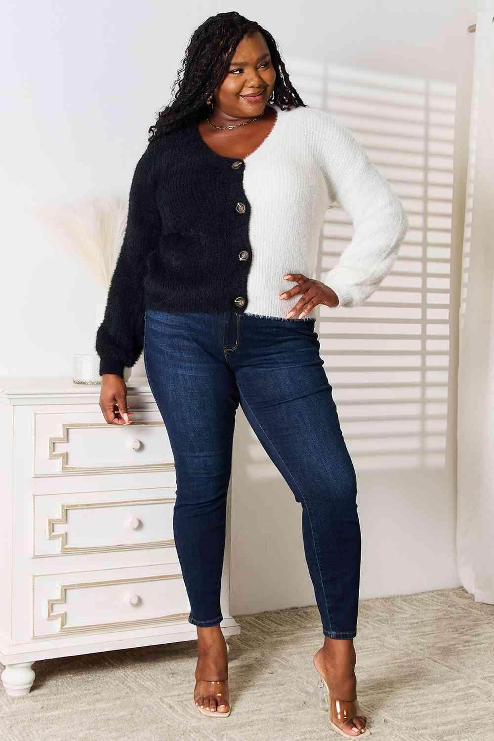 Trendsi Women's Sweater Cardigan in Black and White for a stylish vacation style cardigan look