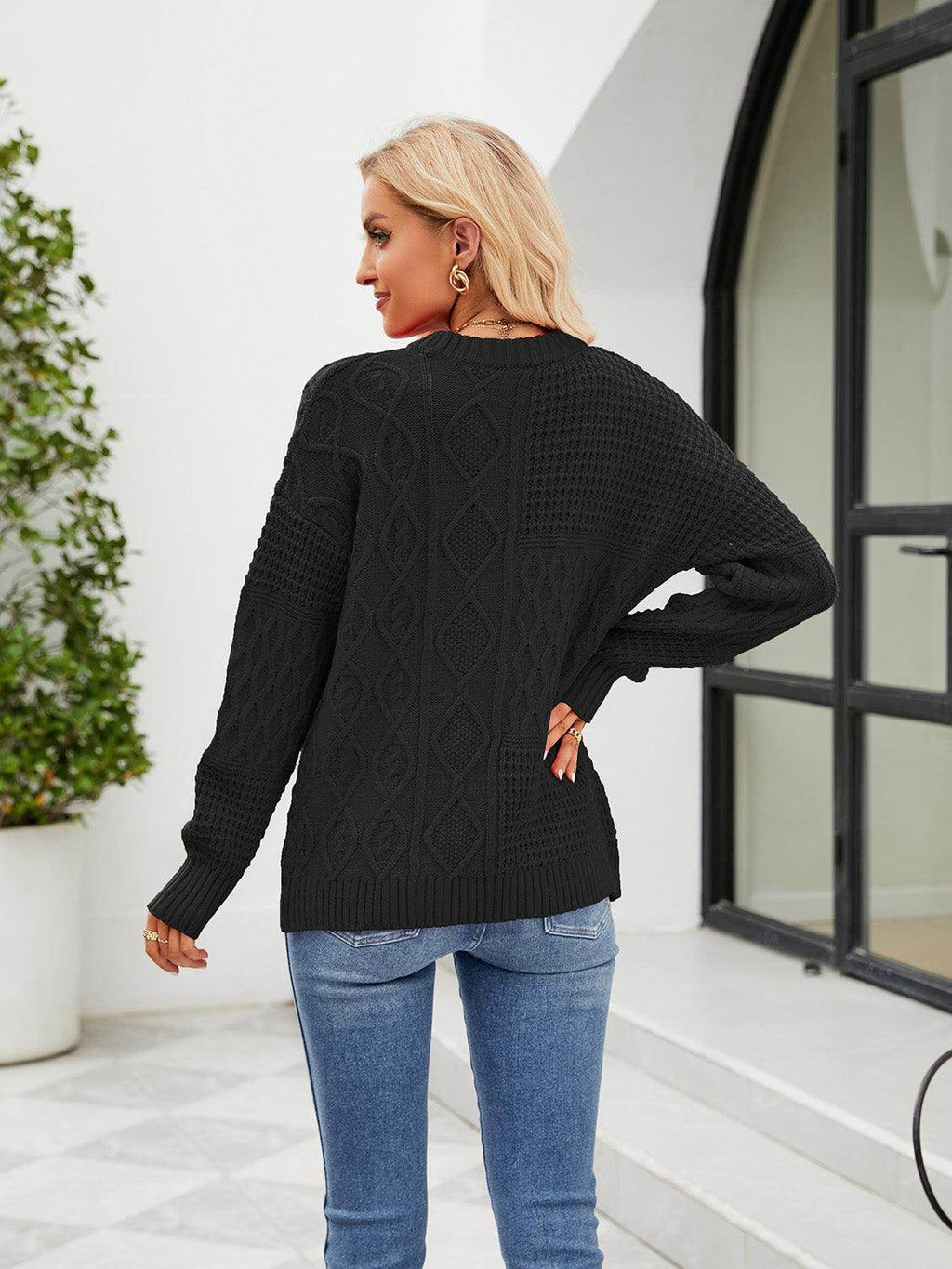 Trendsi Women's Casual Vacation Sweater in Black with Cable Knit Design and Loose Fit