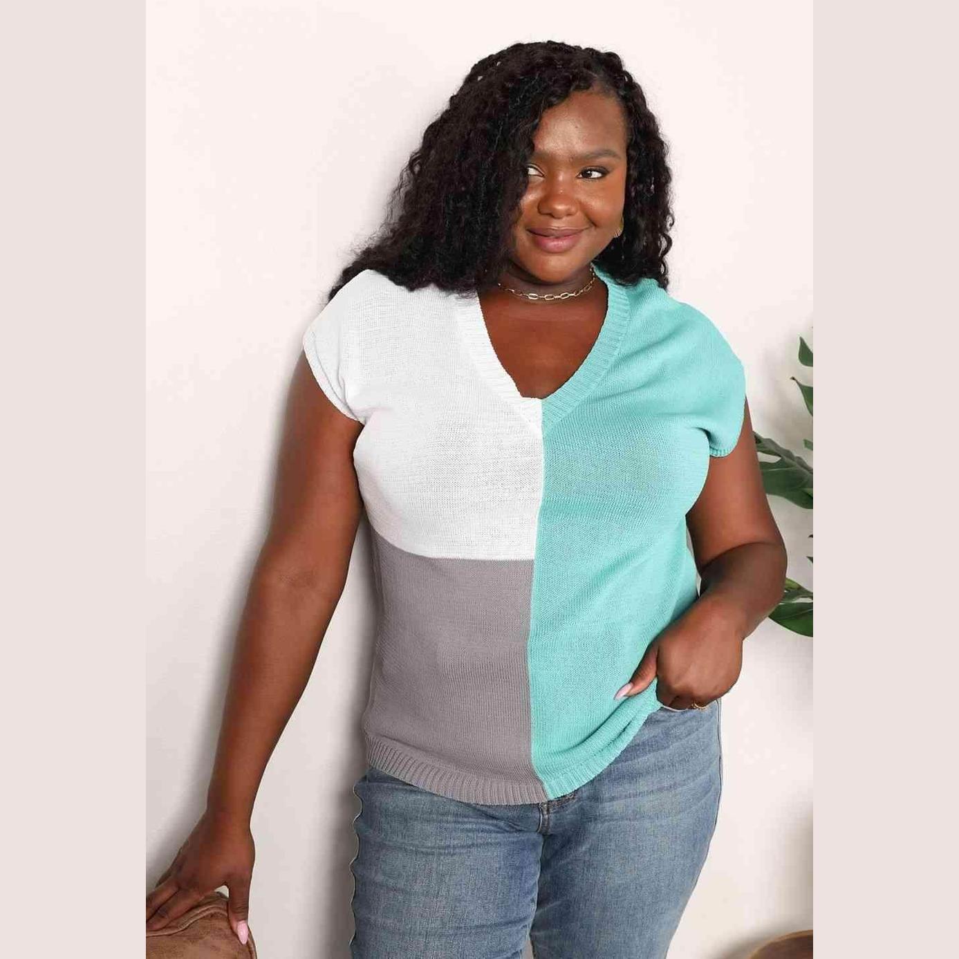 Trendsi stylish summer knitwear in a color-block design with a V-neck and short sleeves